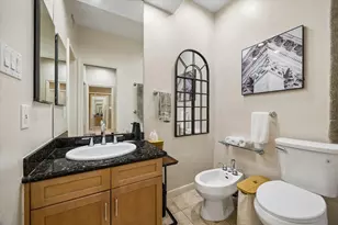 11711 Memorial Dr, Houston, TX 77024 - Photo 11