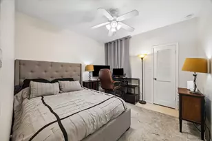 11711 Memorial Dr, Houston, TX 77024 - Photo 13