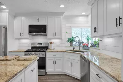 7 Kingsley Court, Conroe, TX 77304 - Photo 11