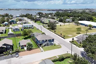 6902 Avenue P, Galveston, TX 77551 - Photo 13