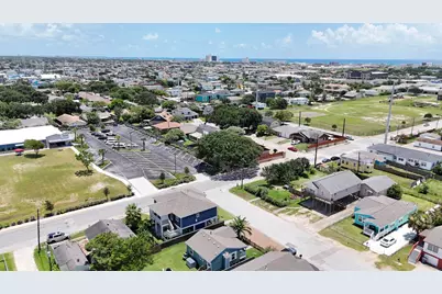 6902 Avenue P, Galveston, TX 77551 - Photo 13