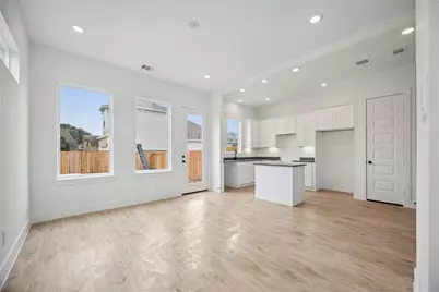 8107 Calhoun Road, Houston, TX 77033 - Photo 9