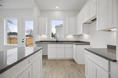 8107 Calhoun Road, Houston, TX 77033 - Photo 3