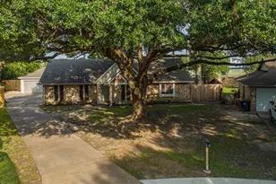 2901 Castle Ct, Pearland, TX 77581 - Photo 39