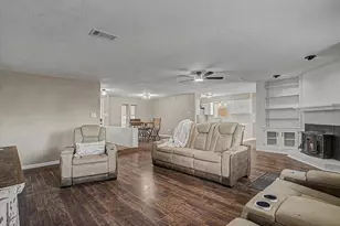 2901 Castle Ct, Pearland, TX 77581 - Photo 9