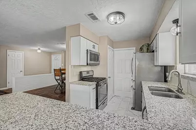 2901 Castle Court, Pearland, TX 77581 - Photo 5
