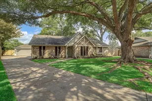 2901 Castle Ct, Pearland, TX 77581 - Photo 1