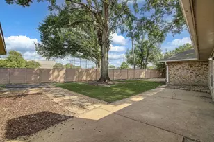 2901 Castle Ct, Pearland, TX 77581 - Photo 35