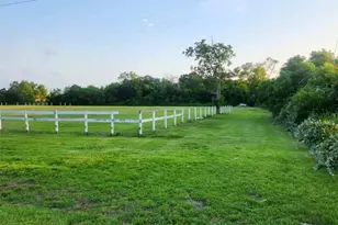 405 Strawberry St, League City, TX 77573 - Photo 1