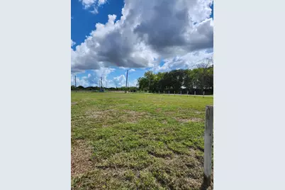 405 Strawberry Street, League City, TX 77573 - Photo 3