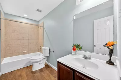 1010 Larks Trace Lane, Houston, TX 77090 - Photo 35