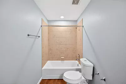 1010 Larks Trace Lane, Houston, TX 77090 - Photo 31