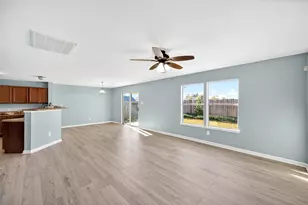 1010 Larks Trace Ln, Houston, TX 77090 - Photo 11