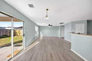 1010 Larks Trace Ln, Houston, TX 77090 - Photo 15