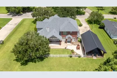 123 Northwood, Cuero, TX 77954 - Photo 3