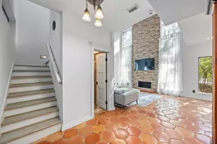 252 Sugar Berry Cir, Houston, TX 77024 - Photo 25