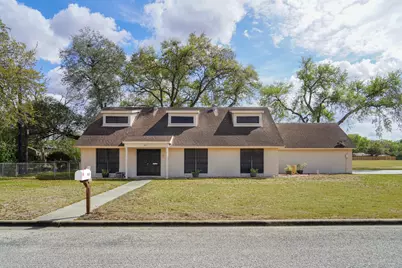 905 Center Street, El Campo, TX 77437 - Photo 3