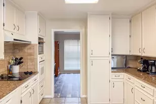 905 Center St, El Campo, TX 77437 - Photo 7