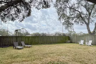 905 Center St, El Campo, TX 77437 - Photo 25