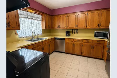 210 Holly Lake W, Livingston, TX 77351 - Photo 5