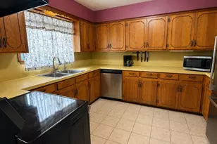 210 Holly Lake W, Livingston, TX 77351 - Photo 5