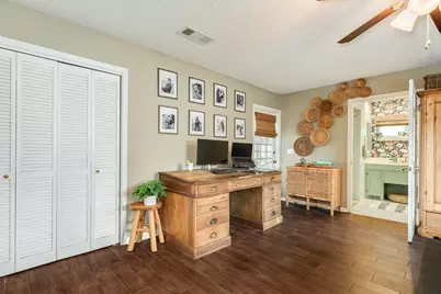136 Tamarisk Trail, Lake Jackson, TX 77566 - Photo 23