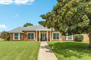 136 Tamarisk Trail, Lake Jackson, TX 77566 - Photo 1