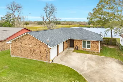 239 Lakewood Drive, Clute, TX 77531 - Photo 1