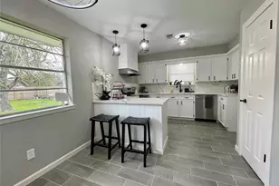 251 Schley St, Richwood, TX 77531 - Photo 7