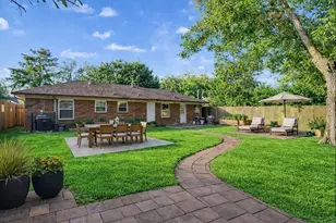 219 E Janisch Rd, Houston, TX 77022 - Photo 23