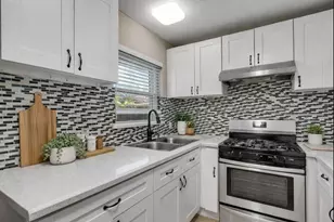 219 E Janisch Rd, Houston, TX 77022 - Photo 9