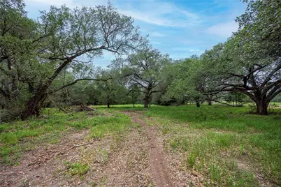 2570 Burke Road, Flatonia, TX 78941 - Photo 5