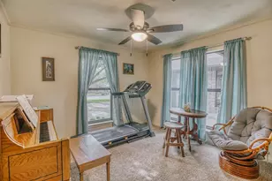 104 Machemehl Dr, Bellville, TX 77418 - Photo 21