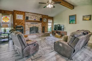 104 Machemehl Dr, Bellville, TX 77418 - Photo 7