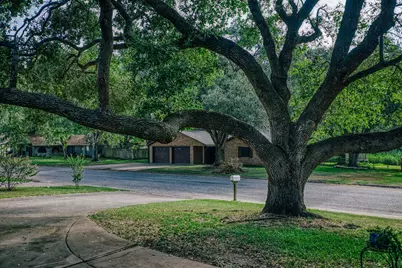 104 Machemehl Drive, Bellville, TX 77418 - Photo 29