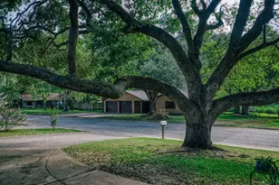 104 Machemehl Dr, Bellville, TX 77418 - Photo 29