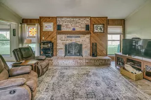 104 Machemehl Dr, Bellville, TX 77418 - Photo 9