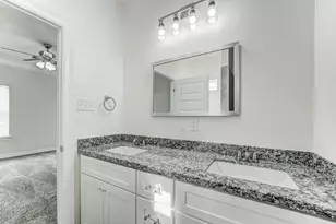 410 N 4th St, Beasley, TX 77417 - Photo 37