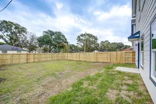 410 N 4th St, Beasley, TX 77417 - Photo 43