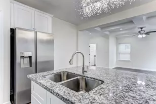 410 N 4th St, Beasley, TX 77417 - Photo 21