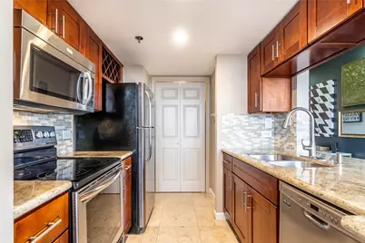 3525 Sage Road #1009, Houston, TX 77056 - Photo 7