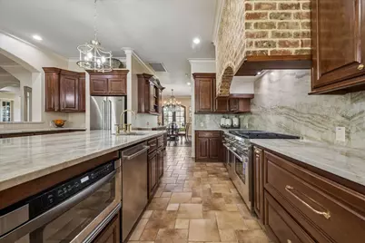 1002 Cowards Creek Court, Friendswood, TX 77546 - Photo 19
