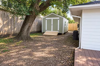 8426 Braes Boulevard, Houston, TX 77025 - Photo 17