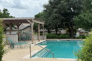 2100 Pipers Field Dr, Austin, TX 78758 - Photo 33