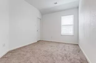 214 Fulton Station Dr, Houston, TX 77009 - Photo 11
