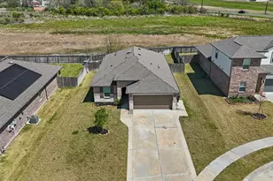 635 Hidden Brk Dr, Baytown, TX 77523 - Photo 5