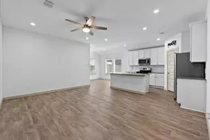 635 Hidden Brk Dr, Baytown, TX 77523 - Photo 9