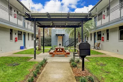 405 Hawthorne Street #22, Houston, TX 77006 - Photo 9