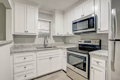 405 Hawthorne Street #22, Houston, TX 77006 - Photo 1
