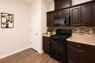 205 De Koven St, Houston, TX 77011 - Photo 5